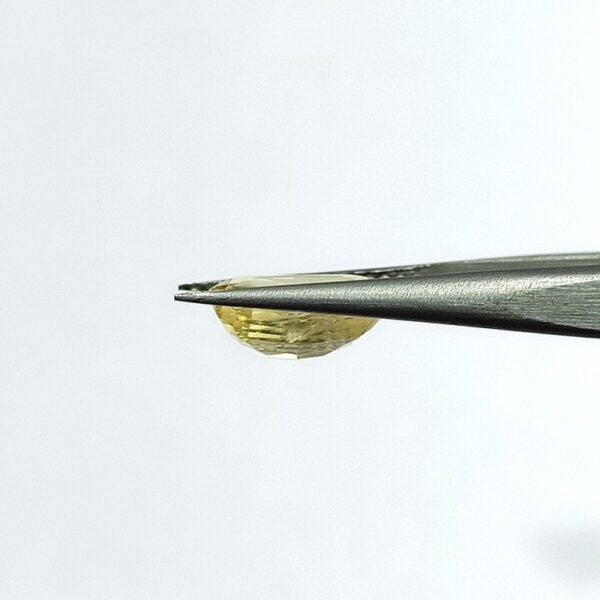 6.65 carats Yellow Sapphire ( 7.25 ratti ) - Image 5