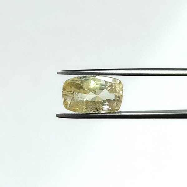 4.51 carats Yellow Sapphire ( 4.25 ratti ) - Image 1