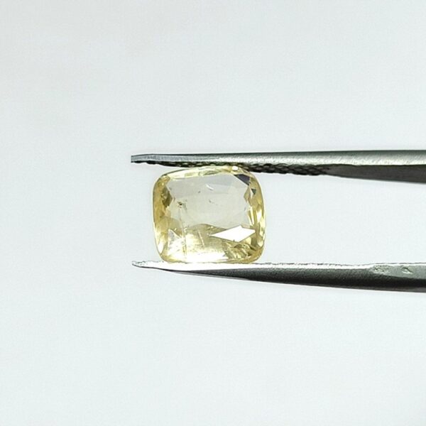 3.75 carats Yellow Sapphire ( 4.25 ratti ) - Image 4