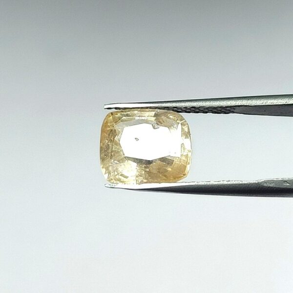 6.09 carats Yellow Sapphire ( 6.25 ratti ) - Image 3