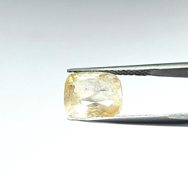 6.09 carats Yellow Sapphire ( 6.25 ratti ) - Image 4