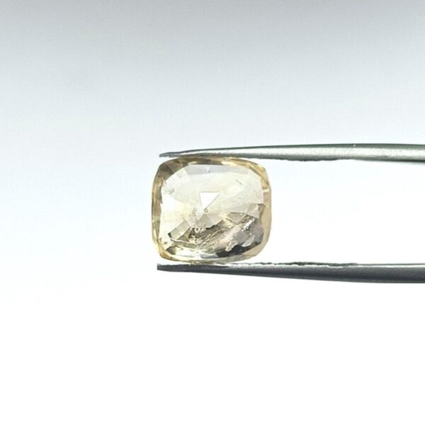 6.09 carats Yellow Sapphire ( 6.25 ratti ) - Image 6