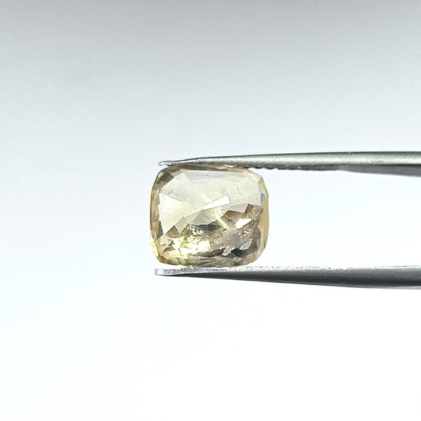 6.09 carats Yellow Sapphire ( 6.25 ratti ) - Image 7