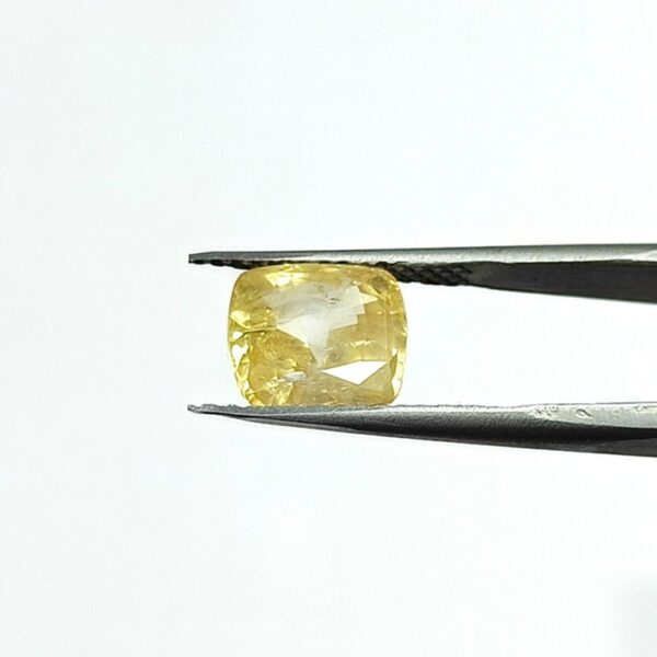 5.25 carats Yellow Sapphire ( 5.25 ratti ) - Image 5
