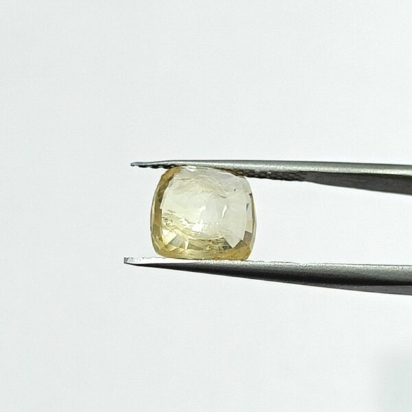 5.25 carats Yellow Sapphire ( 5.25 ratti ) - Image 8