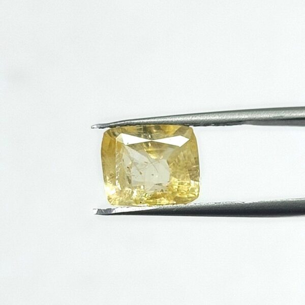 5.12 carats Yellow Sapphire ( 5.25 ratti ) - Image 3