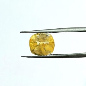5.32 carats Yellow Sapphire ( 5.25 ratti )