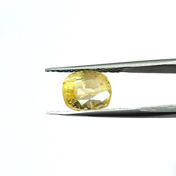 5.32 carats Yellow Sapphire ( 5.25 ratti ) - Image 4