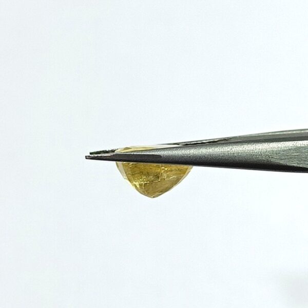 5.32 carats Yellow Sapphire ( 5.25 ratti ) - Image 5