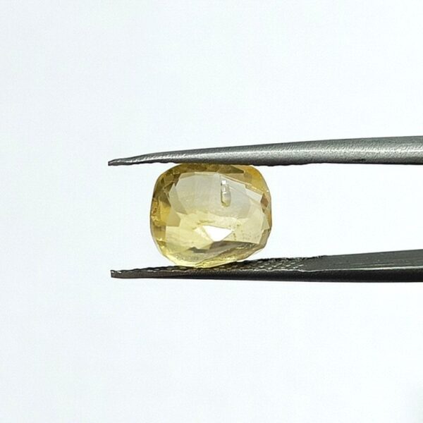 5.32 carats Yellow Sapphire ( 5.25 ratti ) - Image 6