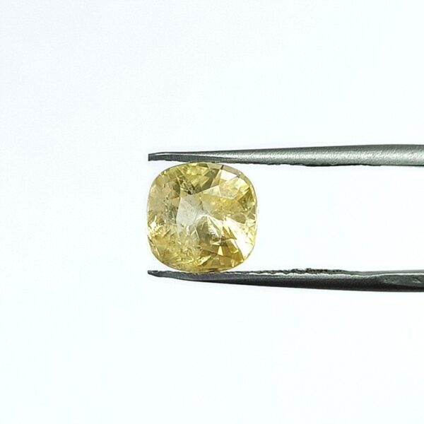 3.91 carats Yellow Sapphire ( 4.25 ratti ) - Image 1