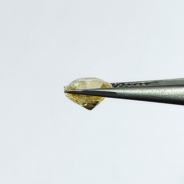 3.91 carats Yellow Sapphire ( 4.25 ratti ) - Image 5