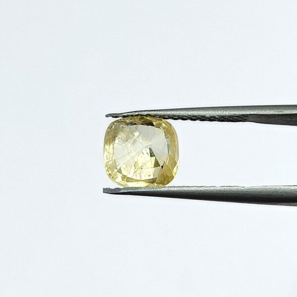3.91 carats Yellow Sapphire ( 4.25 ratti ) - Image 7