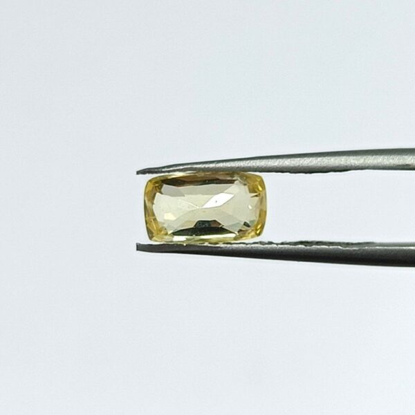 2.71 carats Yellow Sapphire ( 3.25 ratti ) - Image 5