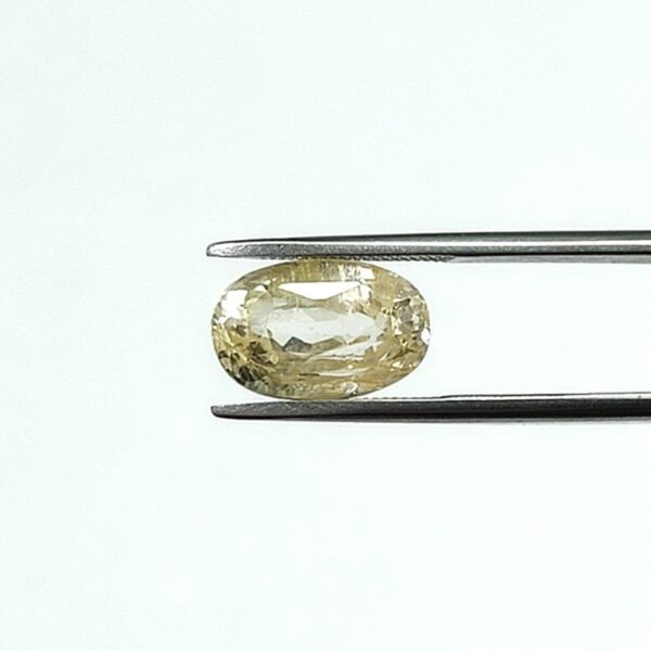 4.64 carats Yellow Sapphire ( 5.25 ratti ) - Image 1