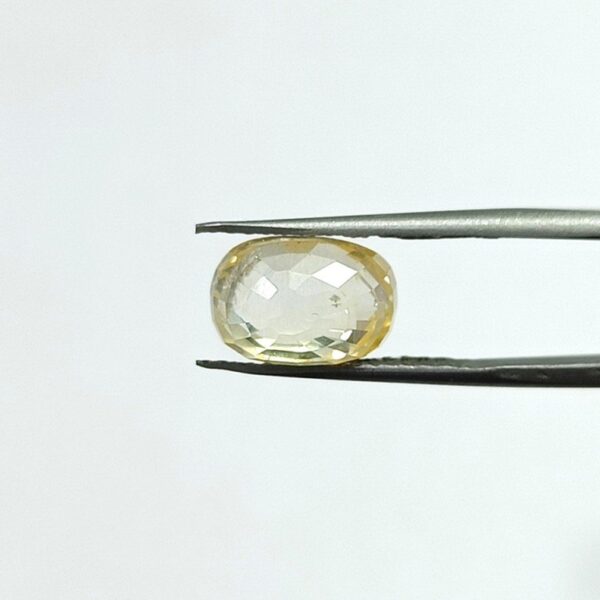 6.76 carats Yellow Sapphire ( 7.25 ratti ) - Image 6