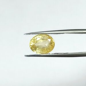 5.37 carats Yellow Sapphire ( 5.25 ratti )