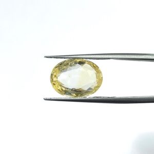 7.92 carats Yellow Sapphire ( 8.25 ratti )