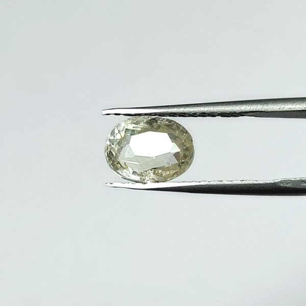 3.74 carats Yellow Sapphire ( 4.25 ratti ) - Image 3
