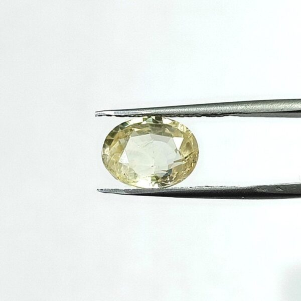 5.04 carats Yellow Sapphire ( 5.25 ratti ) - Image 1