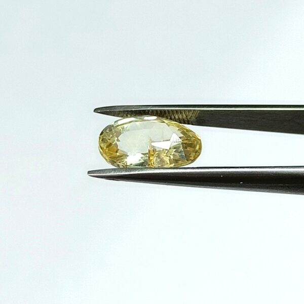 4.44 carats Yellow Sapphire ( 4.25 ratti ) - Image 3