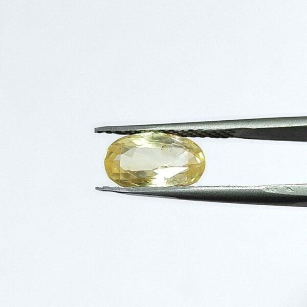 3.99 carats Yellow Sapphire ( 4.25 ratti ) - Image 4