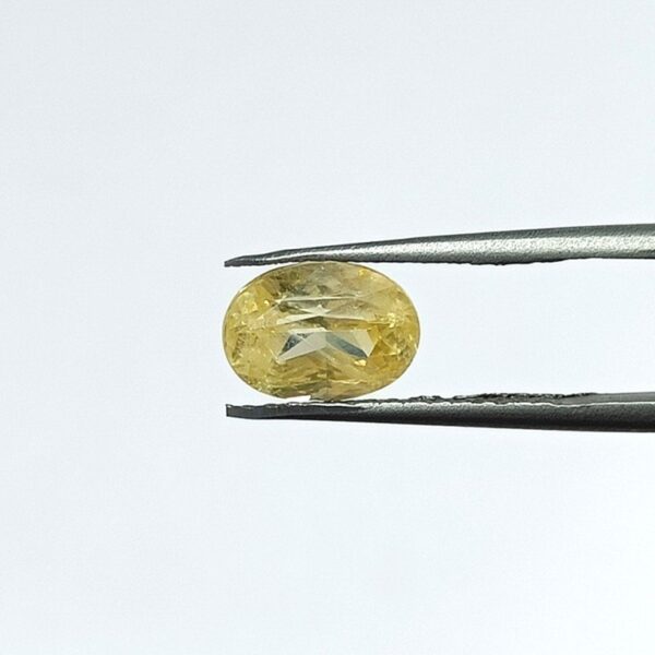3.18 carats Yellow Sapphire ( 3.25 ratti ) - Image 1