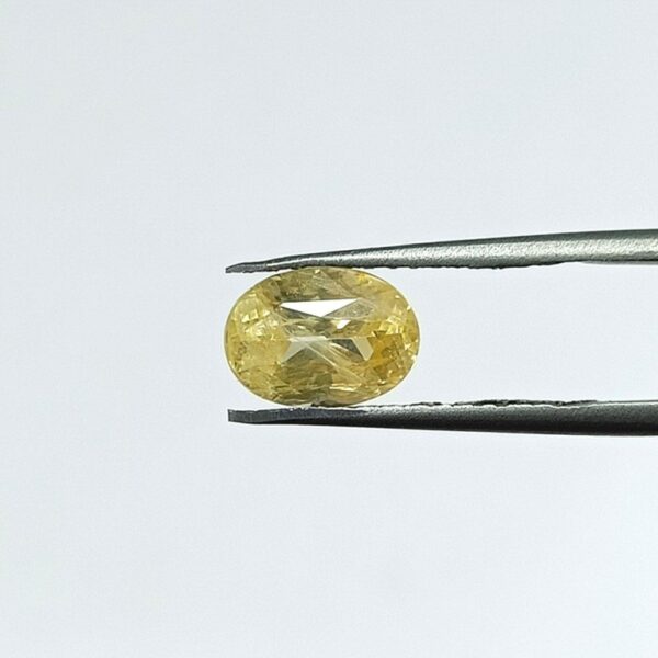 3.18 carats Yellow Sapphire ( 3.25 ratti ) - Image 3