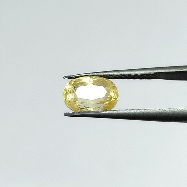 3.18 carats Yellow Sapphire ( 3.25 ratti ) - Image 5
