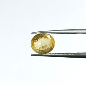 2.92 carats Yellow Sapphire ( 3.25 ratti )