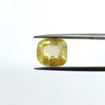 4.06 carats Yellow Sapphire ( 4.25 ratti )