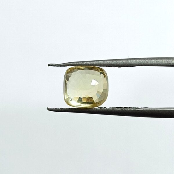 4.06 carats Yellow Sapphire ( 4.25 ratti ) - Image 6