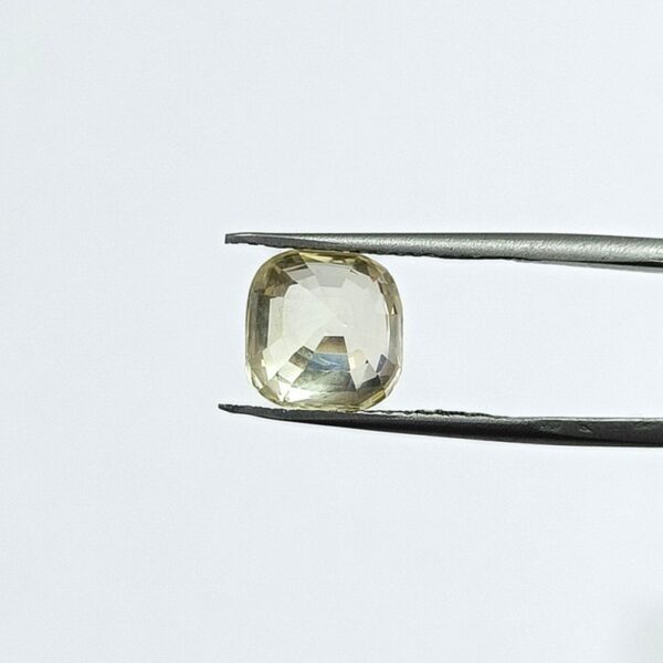 5.51 carats Yellow Sapphire ( 6.25 ratti ) - Image 7