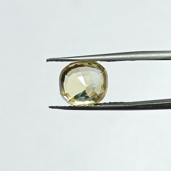6.52 carats Yellow Sapphire ( 7.25 ratti ) - Image 5