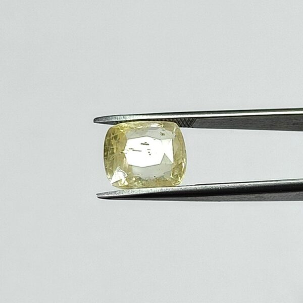 4.68 carats Yellow Sapphire ( 5.25 ratti ) - Image 4