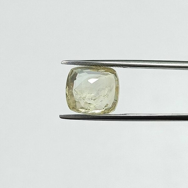 4.68 carats Yellow Sapphire ( 5.25 ratti ) - Image 7
