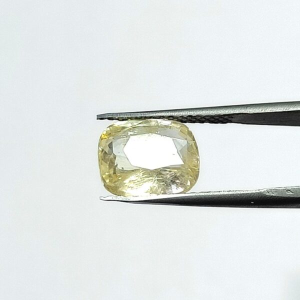 6.59 carats Yellow Sapphire ( 7.25 ratti ) - Image 3