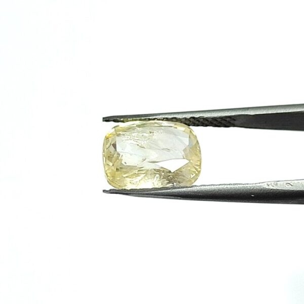 6.59 carats Yellow Sapphire ( 7.25 ratti ) - Image 4
