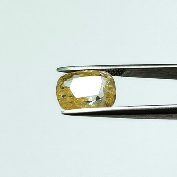 4.78 carats Yellow Sapphire ( 5.25 ratti ) - Image 2