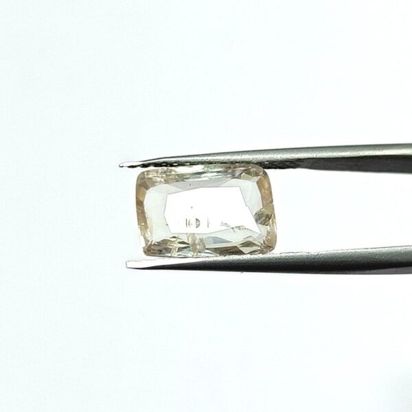 5.46 carats Yellow Sapphire ( 6.25 ratti ) - Image 3
