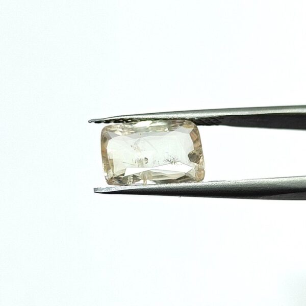 5.46 carats Yellow Sapphire ( 6.25 ratti ) - Image 4