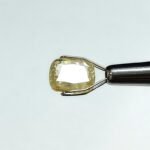 4.88 carats Yellow Sapphire ( 5.25 ratti ) - Image 2