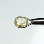4.88 carats Yellow Sapphire ( 5.25 ratti ) - Image 3