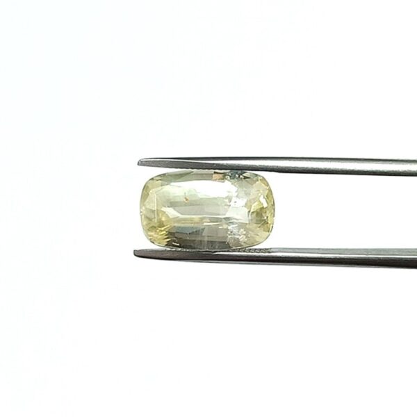 4.77 carats Yellow Sapphire ( 5.25 ratti ) - Image 1