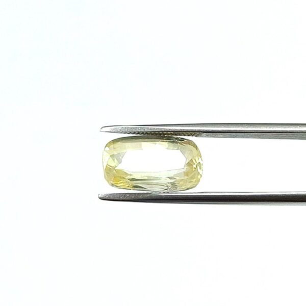 4.77 carats Yellow Sapphire ( 5.25 ratti ) - Image 3