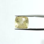 9.59 carats Yellow Sapphire ( 10.25 ratti )