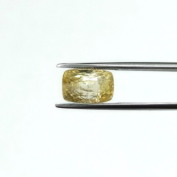 4.54 carats Yellow Sapphire ( 4.25 ratti ) - Image 1