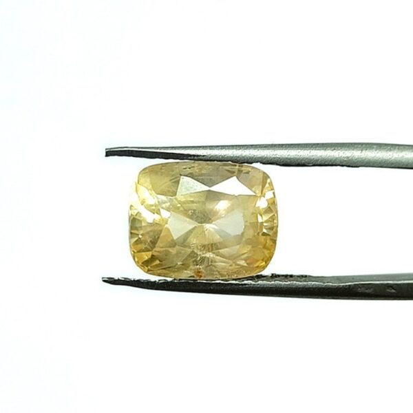 6.42 carats Yellow Sapphire ( 7.25 ratti ) - Image 2