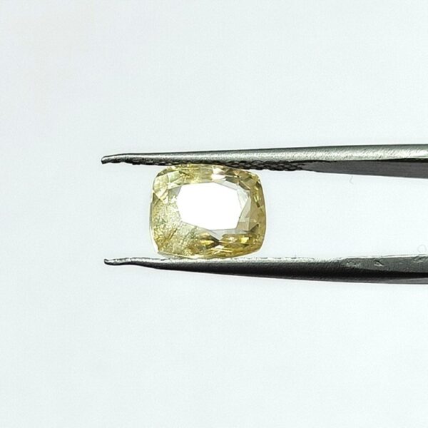 4.95 carats Yellow Sapphire ( 5.25 ratti ) - Image 3