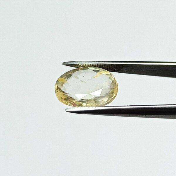 4.74 carats Yellow Sapphire ( 5.25 ratti ) - Image 4